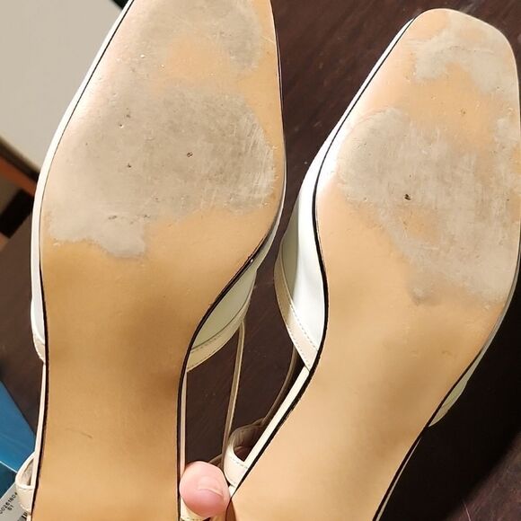 Life strides Judith Vanilla Devill sling back dress shoes - Picture 6 of 7